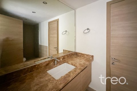 Villa in Dubai Hills Estate, Dubai 5 bedrooms, 397.9 sq.m. № 119675 - photo 12