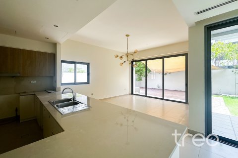 Villa in Dubai Hills Estate, Dubai 5 bedrooms, 397.9 sq.m. № 119675 - photo 3