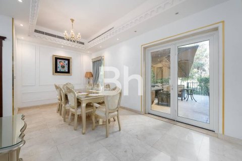 Villa in Jumeirah Islands, Dubai 4 bedrooms, 819 sq.m. № 57310 - photo 7