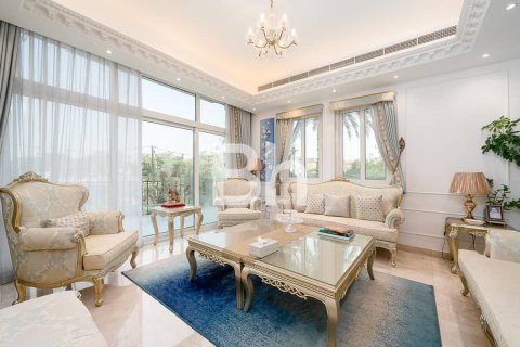 Villa in Jumeirah Islands, Dubai 4 bedrooms, 819 sq.m. № 57310 - photo 14