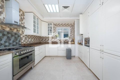 Villa in Jumeirah Islands, Dubai 4 bedrooms, 819 sq.m. № 57310 - photo 8