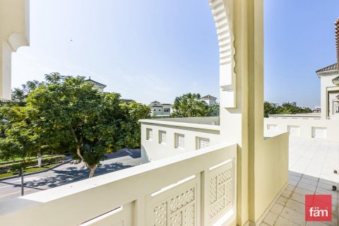 Villa in Al Furjan, Dubai 4 bedrooms, 600 sq.m. № 52456 - photo 12
