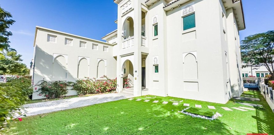 Villa in Al Furjan, Dubai 4 bedrooms, 600 sq.m. № 52456