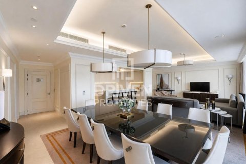 Apartment in Downtown Dubai (Downtown Burj Dubai), Dubai 4 bedrooms, 269.51 sq.m. № 138239 - photo 5