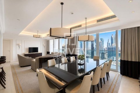 Apartment in Downtown Dubai (Downtown Burj Dubai), Dubai 4 bedrooms, 269.51 sq.m. № 138239 - photo 4