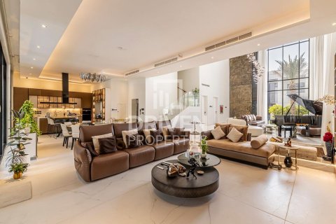 Villa en Jumeirah Park, Dubai, 6 dormitorios, 792 m², № 65338 - foto 4