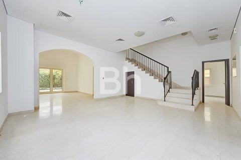 فيلا في فيلات, دبي 5 غرف نوم , 409 م² رقم 24925 - صورة 1