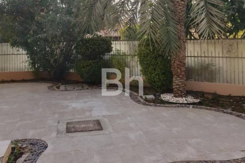 فيلا في فيلات, دبي 5 غرف نوم , 409 م² رقم 24925 - صورة 8