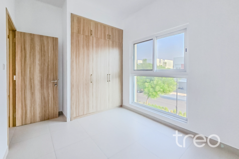 Снять в аренду таунхаус в Дубае: 3 спальни, 208.94м², № 120046 - фото 6