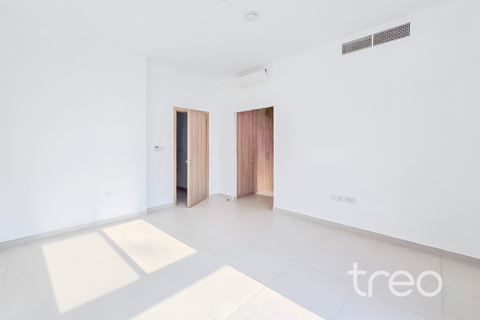 Снять в аренду таунхаус в Дубае: 3 спальни, 208.94м², № 120046 - фото 9