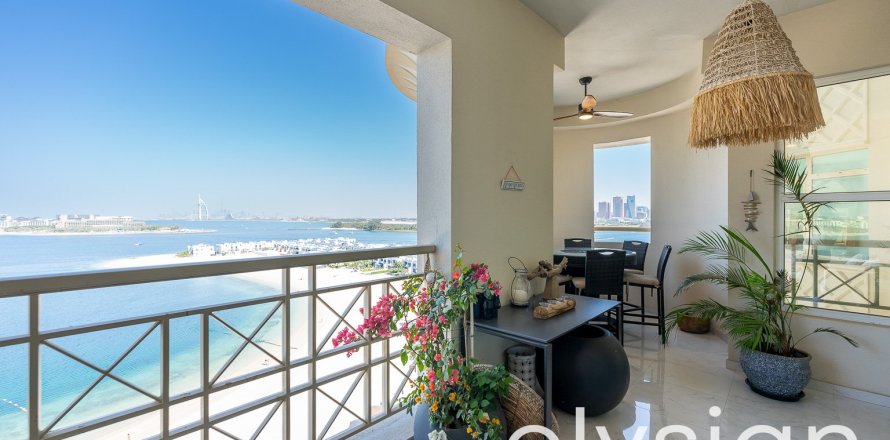 شقة في Shoreline Apartments, نخلة جميرا, دبي 2 غرف نوم, 185 م² رقم 37850