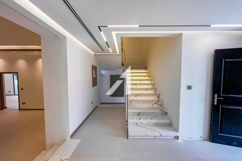 Villa in The Villa, Dubai 5 bedrooms, 570 sq.m. № 94535 - photo 17