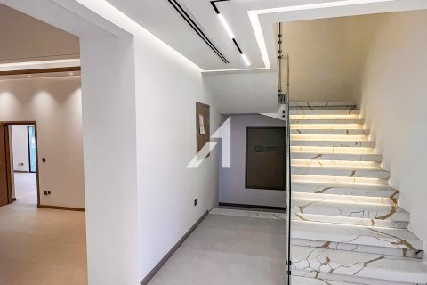 Villa in The Villa, Dubai 5 bedrooms, 570 sq.m. № 94535 - photo 9