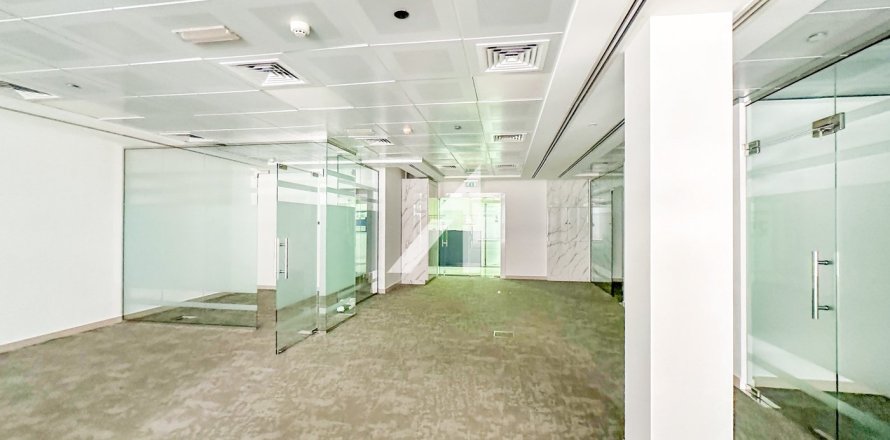 Office in Sheikh Zayed Road, Dubai 182 sq.m. № 94532