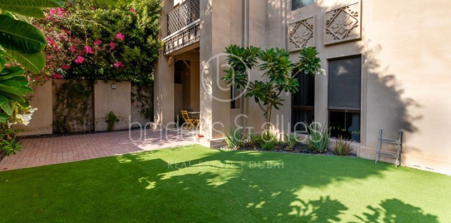 Apartamento en Old Town, Dubai, 2 dormitorios, 115.8 m², № 47319