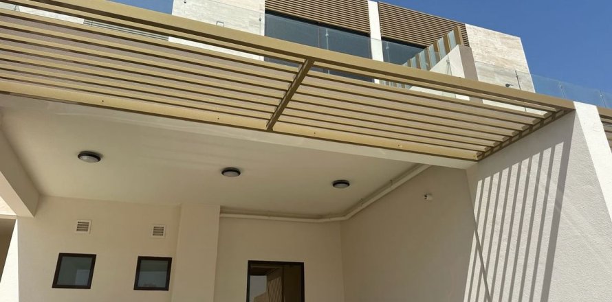 Adosado en Dubai, 4 dormitorios, 191.5 m², № 119016