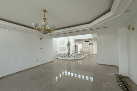 Villa in Jumeirah, Dubai 5 bedrooms, 929 sq.m. № 57818 - photo 8