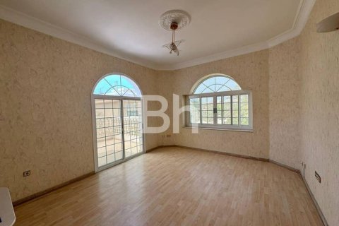Villa in Jumeirah, Dubai 5 bedrooms, 929 sq.m. № 57818 - photo 4