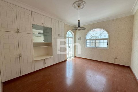 Villa in Jumeirah, Dubai 5 bedrooms, 929 sq.m. № 57818 - photo 3