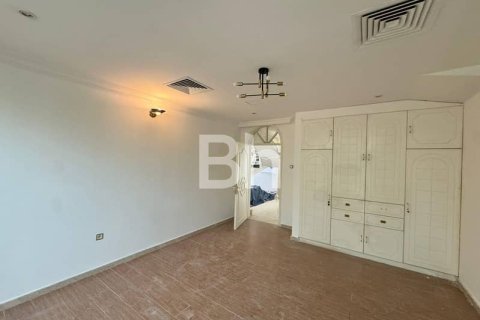 Villa in Jumeirah, Dubai 5 bedrooms, 929 sq.m. № 57818 - photo 5