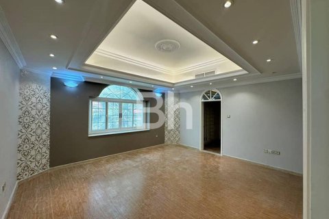 Villa in Jumeirah, Dubai 5 bedrooms, 929 sq.m. № 57818 - photo 9