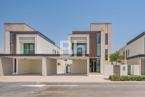Villa in Arabian Ranches 3, Dubai 3 bedrooms, 418 sq.m. № 57815 - photo 1