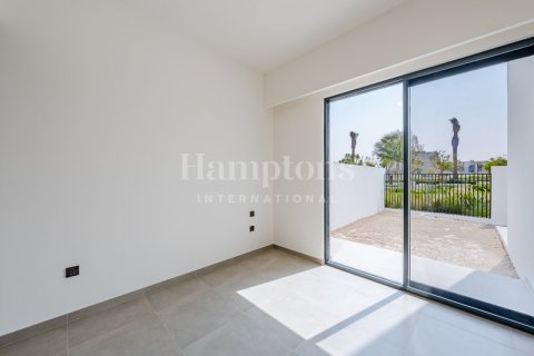 Townhouse in Sweden, The World Islands, Dubai 4 bedrooms, 216.92850500 sq.m. № 12623 - photo 15