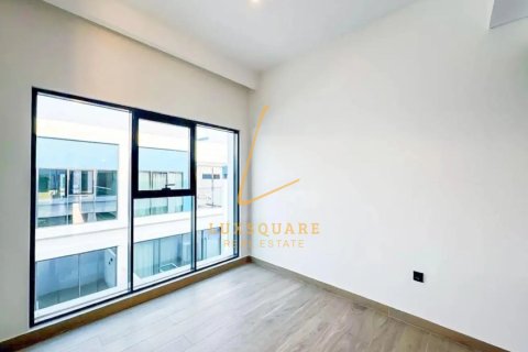 Снять в аренду виллу в Damac Lagoons, Дубай: 4 спальни, 144м², № 96532 - фото 11