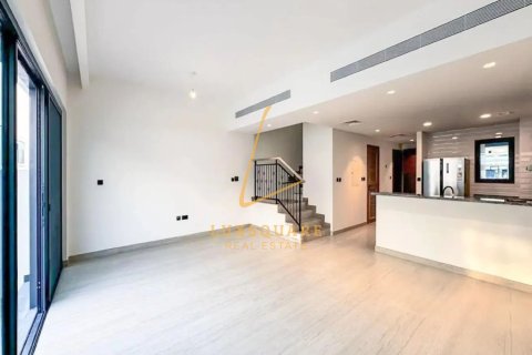 Снять в аренду виллу в Damac Lagoons, Дубай: 4 спальни, 144м², № 96532 - фото 2