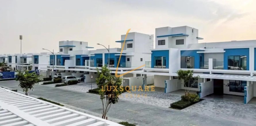 Вилла в Damac Lagoons, Дубай, 4 спальни, 144м², № 96532