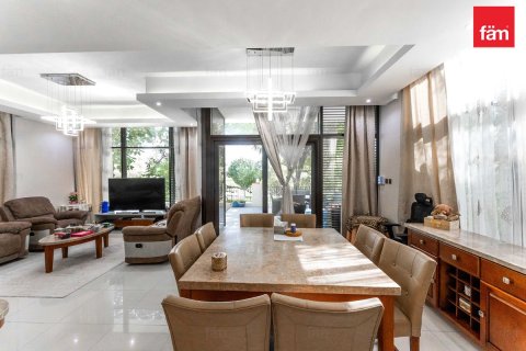Вилла в Дубае, 6 спален, 362.1м², № 90497