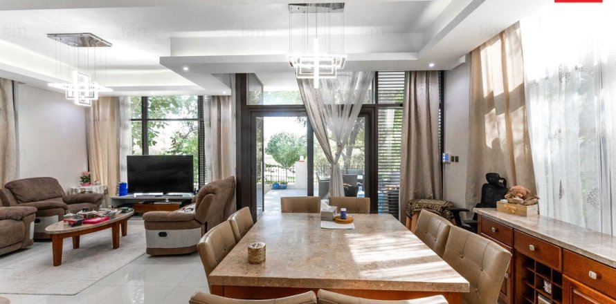 Вилла в Дубае, 6 спален, 362.1м², № 90497