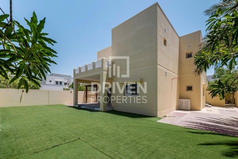 Снять в аренду виллу в Meadows, Дубай: 4 спальни, 385м², № 64698 - фото 20