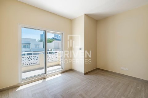 Снять в аренду виллу в Meadows, Дубай: 4 спальни, 385м², № 64698 - фото 4