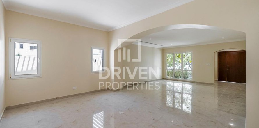 Вилла в Meadows, Дубай, 4 спальни, 385м², № 64698