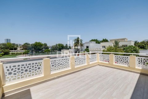 Снять в аренду виллу в Meadows, Дубай: 4 спальни, 385м², № 64698 - фото 17