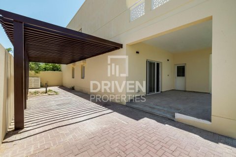 Снять в аренду виллу в Meadows, Дубай: 4 спальни, 385м², № 64698 - фото 19