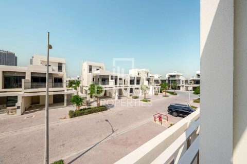 Снять в аренду таунхаус в DAMAC Hills (Akoya by DAMAC), Дубай: 3 спальни, 138м², № 64697 - фото 19