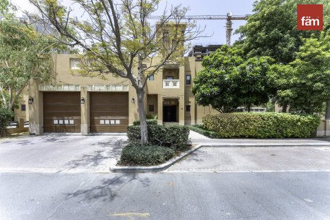 Villa in Al Furjan, Dubai 3 bedrooms, 600 sq.m. № 50128 - photo 27