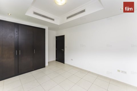 Villa in Al Furjan, Dubai 3 bedrooms, 600 sq.m. № 50128 - photo 3