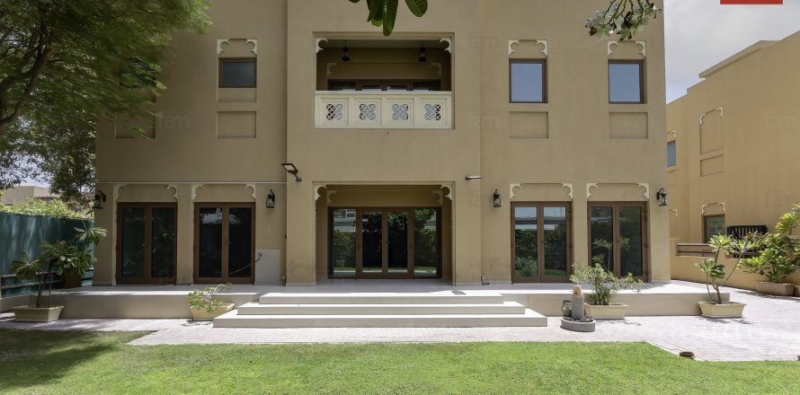 Villa in Al Furjan, Dubai 3 bedrooms, 600 sq.m. № 50128