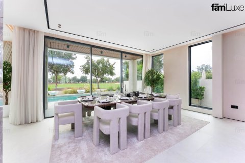 Villa en Dubai, 5 dormitorios, 711.6 m², № 97811 - foto 9