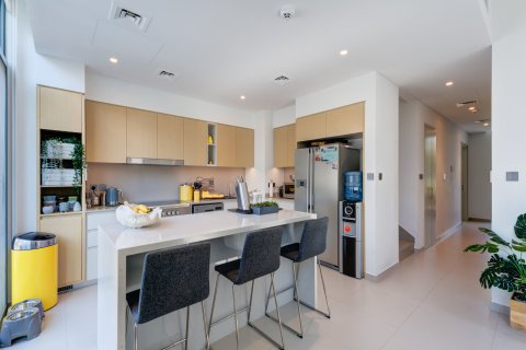 Townhouse in Dubai 4 bedrooms, 224 sq.m. № 96889 - photo 4