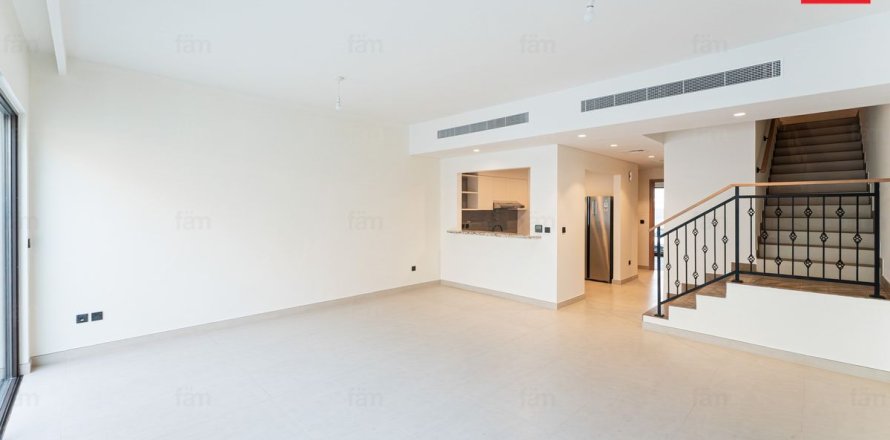 Villa en Dubai, 4 dormitorios, 144 m², № 141351