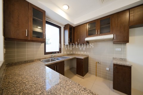 Снять в аренду таунхаус в Al Reem, Арабиан Ранчес, Дубай: 3 спальни, 201.59951000м², № 113510 - фото 4