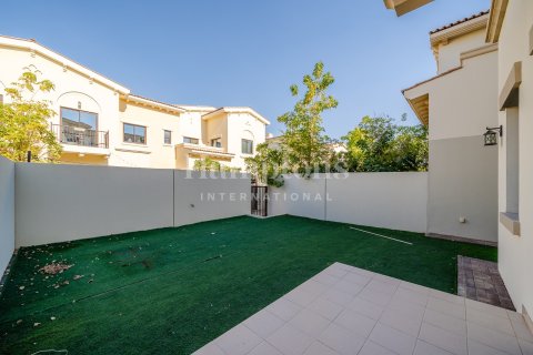 Снять в аренду таунхаус в Al Reem, Арабиан Ранчес, Дубай: 3 спальни, 201.59951000м², № 113510 - фото 5