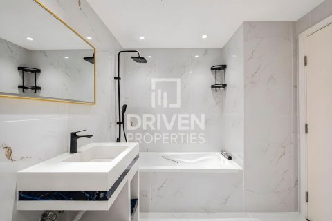 Apartamento en The Residences, Downtown Dubai (Downtown Burj Dubai), Dubai, 2 dormitorios, 125.42 m², № 127070 - foto 15
