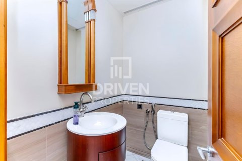 Apartment in Downtown Dubai (Downtown Burj Dubai), Dubai 2 bedrooms, 152.27 sq.m. № 135868 - photo 12