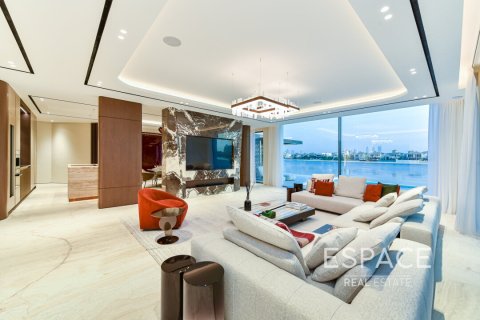 Villa in Palm Jumeirah, Dubai 5 bedrooms, 557 sq.m. № 61909 - photo 18