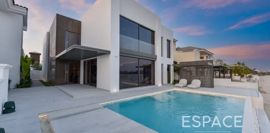 Villa in Palm Jumeirah, Dubai 5 bedrooms, 557 sq.m. № 61909